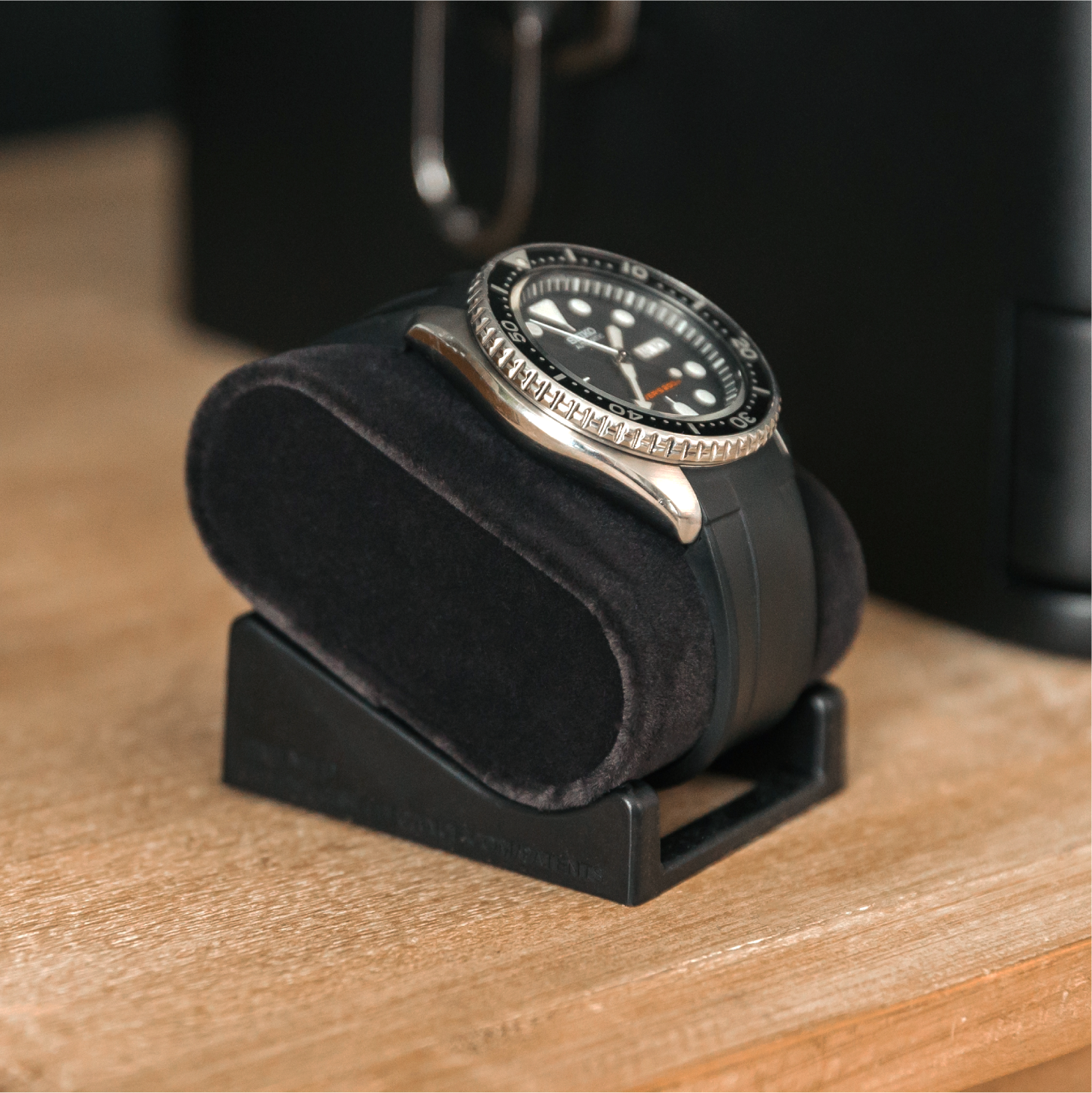 “Black Edition Military Watch Box – Tactical Storage for Your Timepieces”