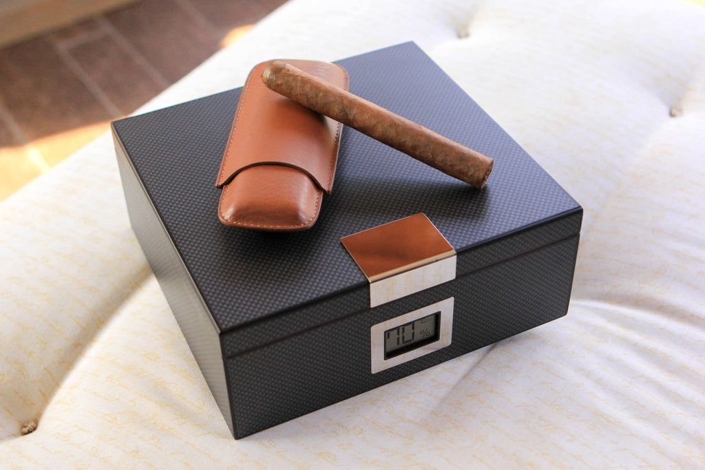 “The Kingston – A Humidor for the Resolute Gentleman” - Carbon Fiber
