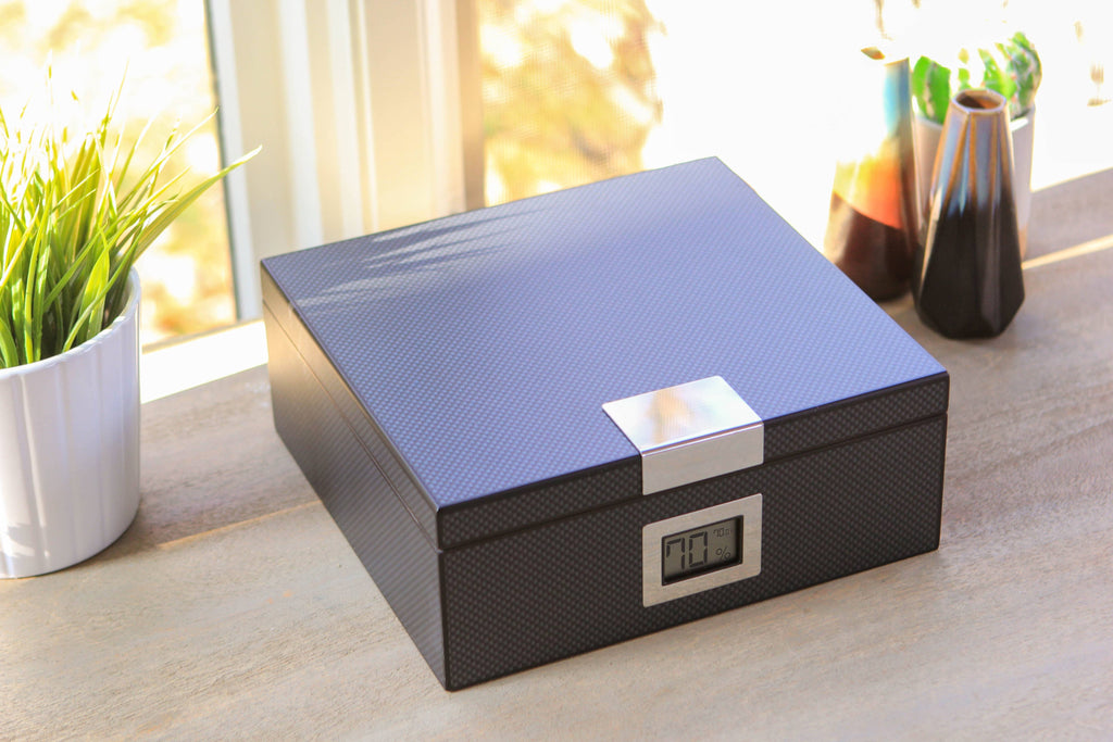 “The Kingston – A Humidor for the Resolute Gentleman” - Carbon Fiber